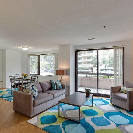 Oakwood Crystal City Arlington Bagian luar foto
