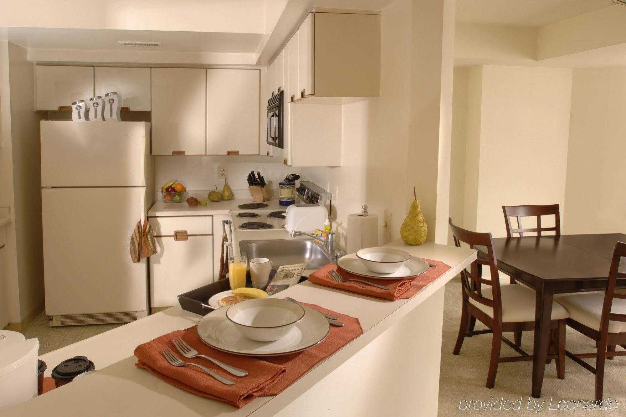 Oakwood Crystal City Arlington Bagian luar foto