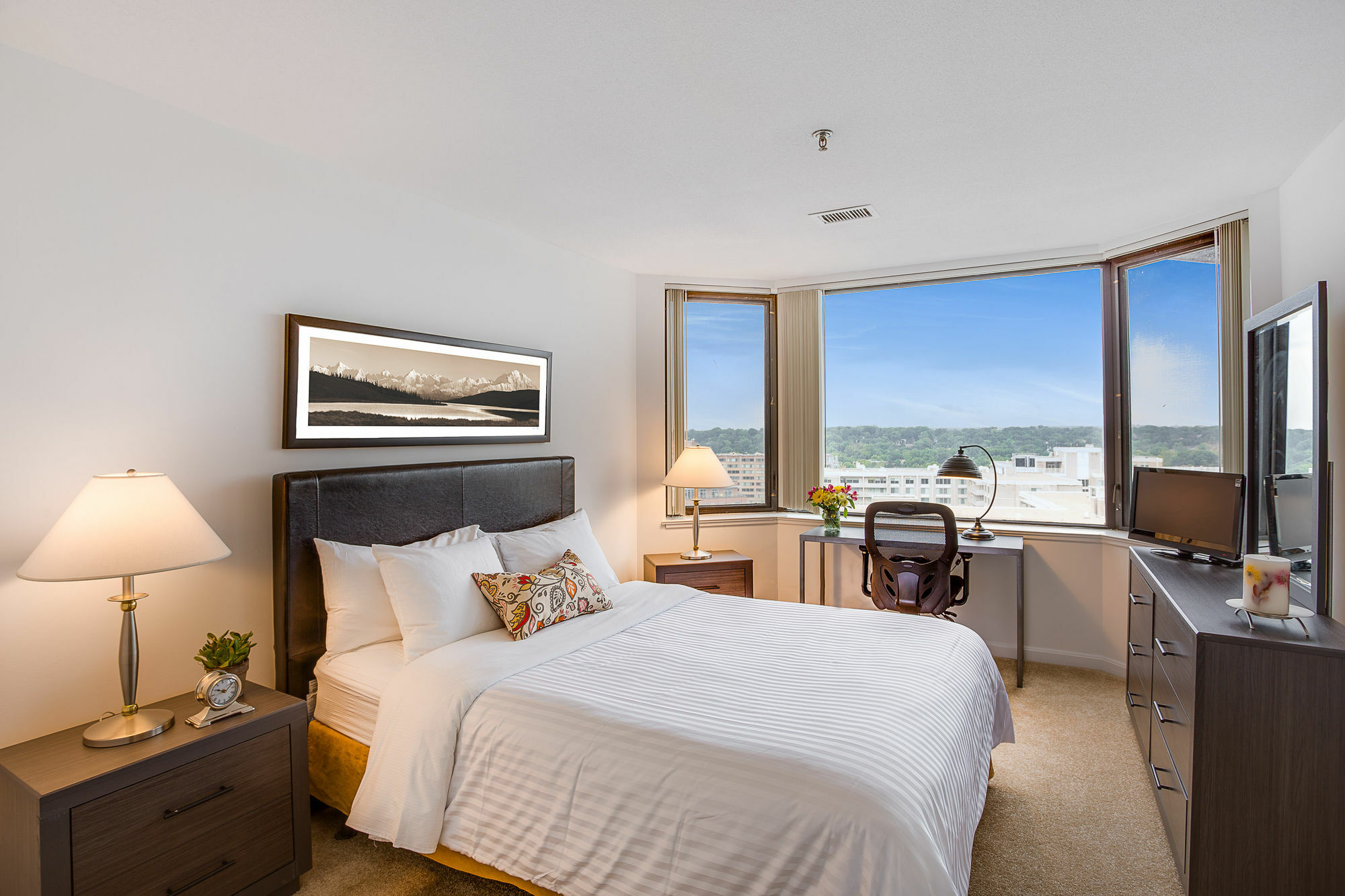 Oakwood Crystal City Arlington Bagian luar foto