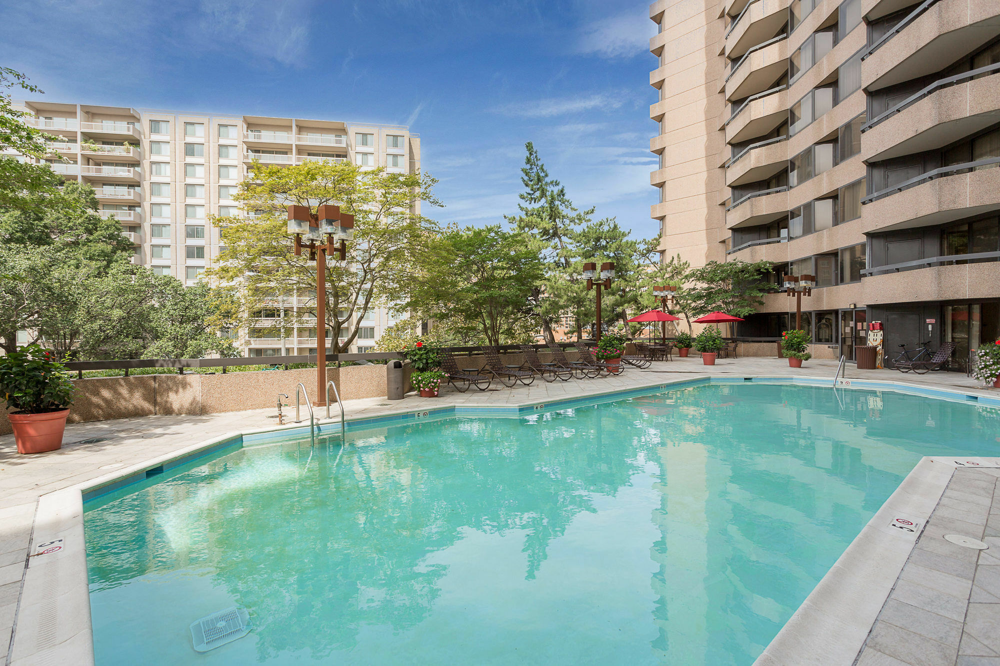 Oakwood Crystal City Arlington Bagian luar foto